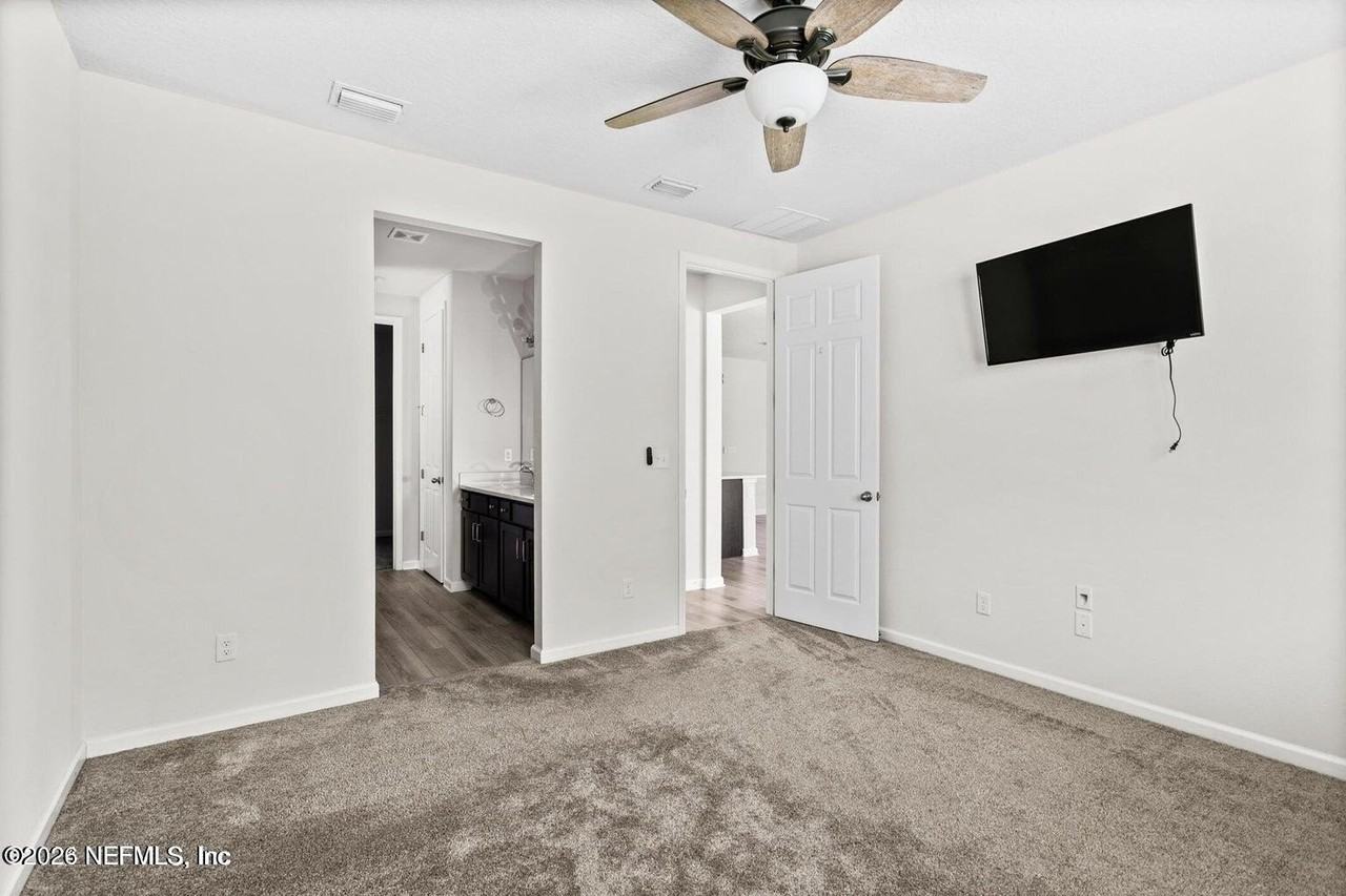 3067 Alpin Dr - Photo 4 of 33
