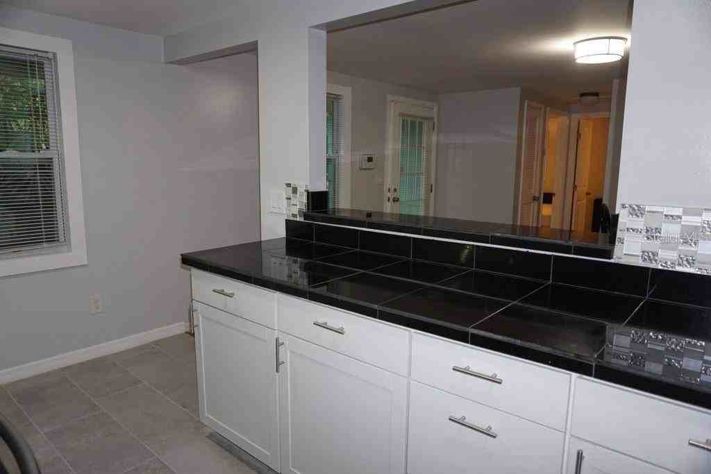 1250 46th St - Photo 7 of 35