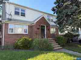 featured image of 235 Pulaski Ave #2ndFL