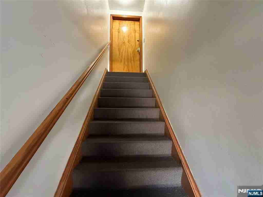 235 Pulaski Ave #2ndFL - Photo 3 of 21