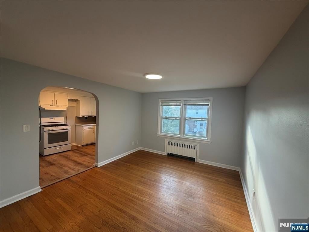 235 Pulaski Ave #2ndFL - Photo 4 of 21