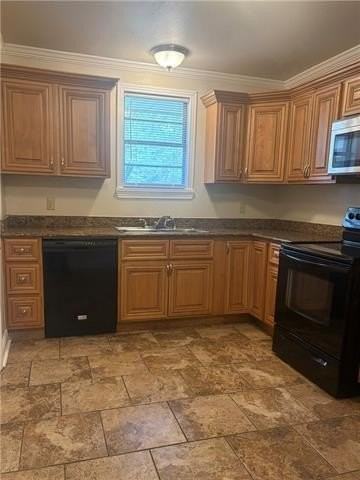 9021 Inez Dr - Photo 4 of 17