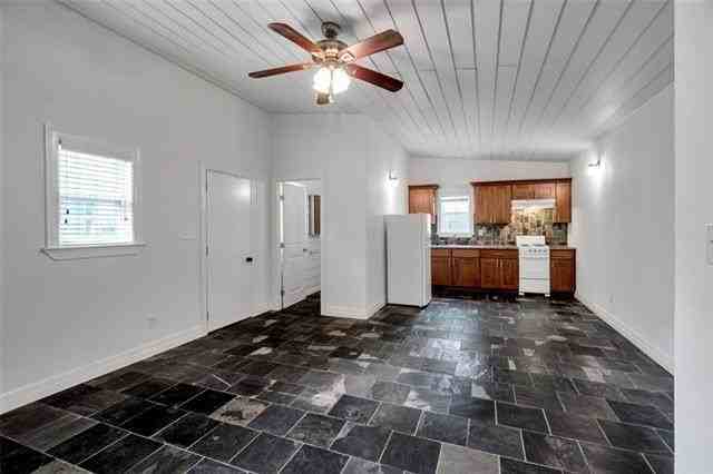 212 David St #A - Photo 3 of 8