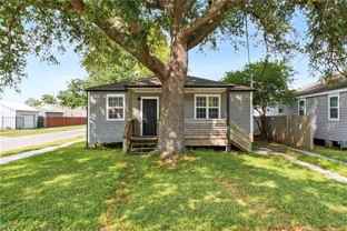 327 Warrington Dr - Photo 1 of 1