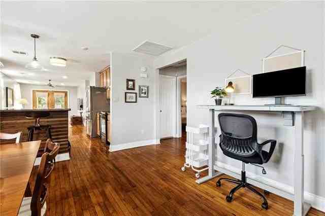 327 Warrington Dr - Photo 6 of 23