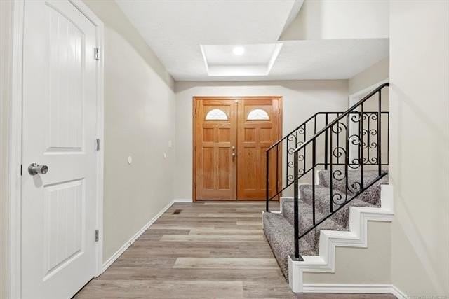 8610 Meadowood Cir - Photo 2 of 26