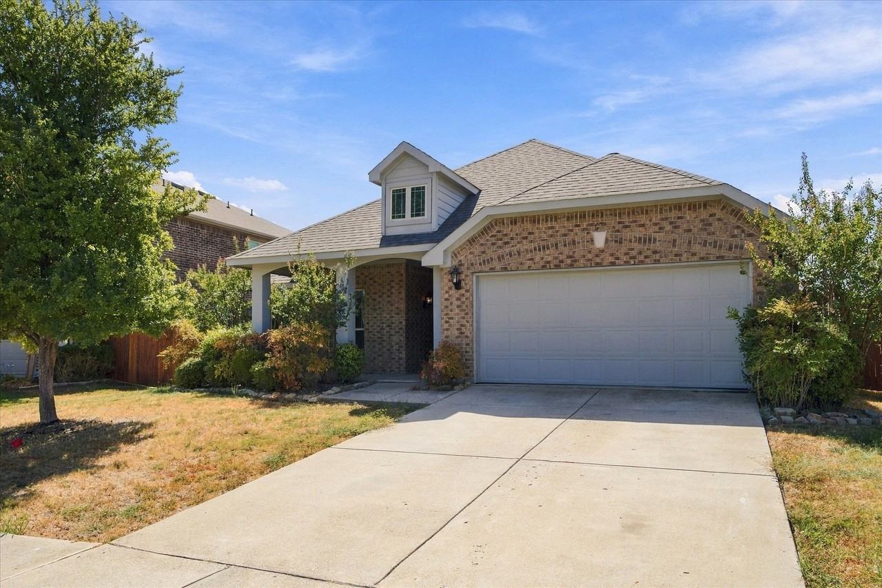 3011 Winecup Ct - Photo 2 of 21