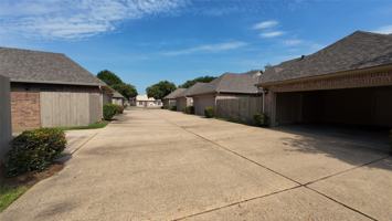 featured image of 2050 Stockwell Rd #4