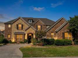 featured image of 6165 Larkspur Ln