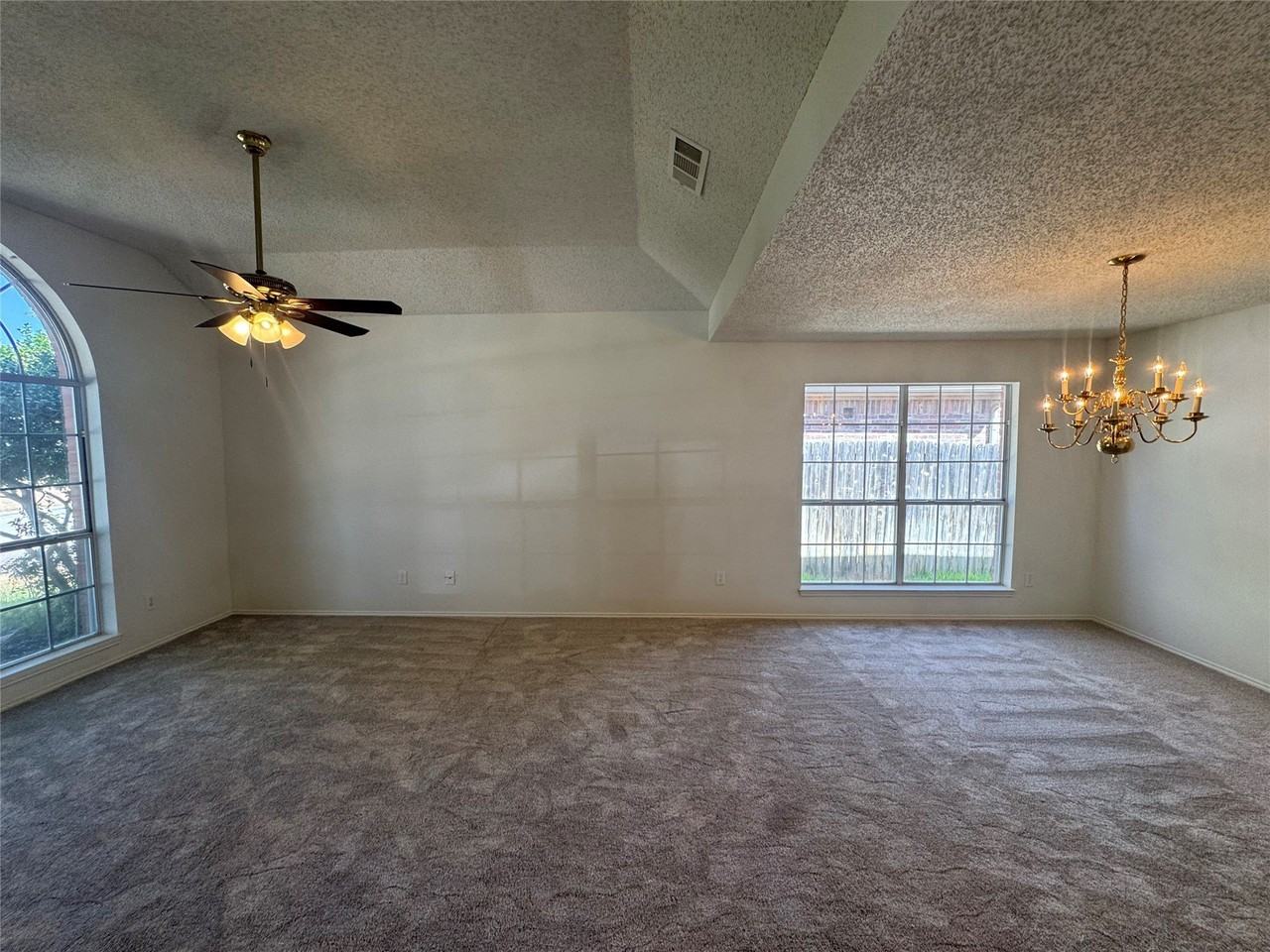 6916 Indiana Ave - Photo 3 of 27