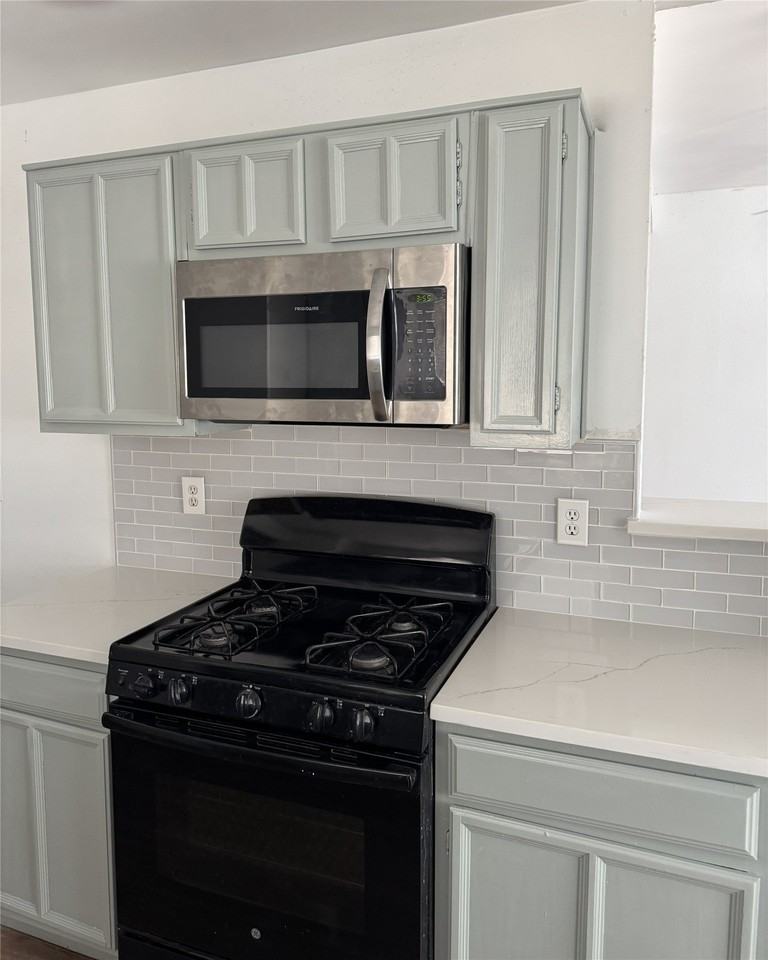 2007 Cologne Dr - Photo 2 of 17