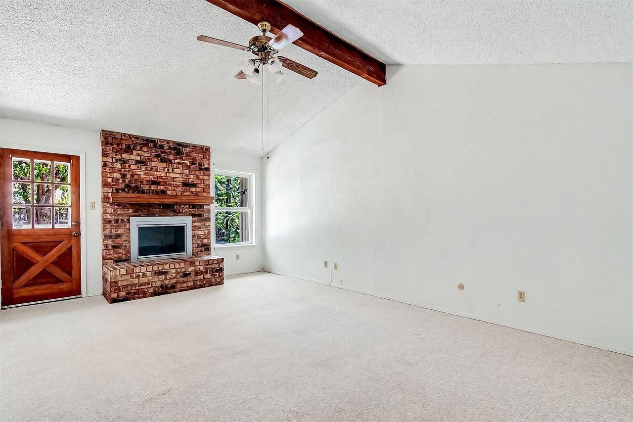 3816 Del Rio Dr - Photo 5 of 23