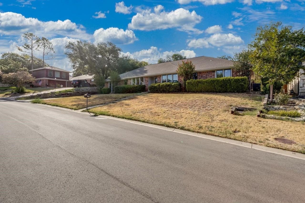 7717 Woodside Hl - Photo 2 of 38