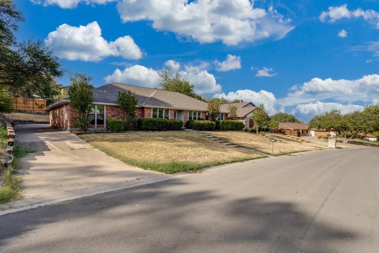7717 Woodside Hl - Photo 4 of 38