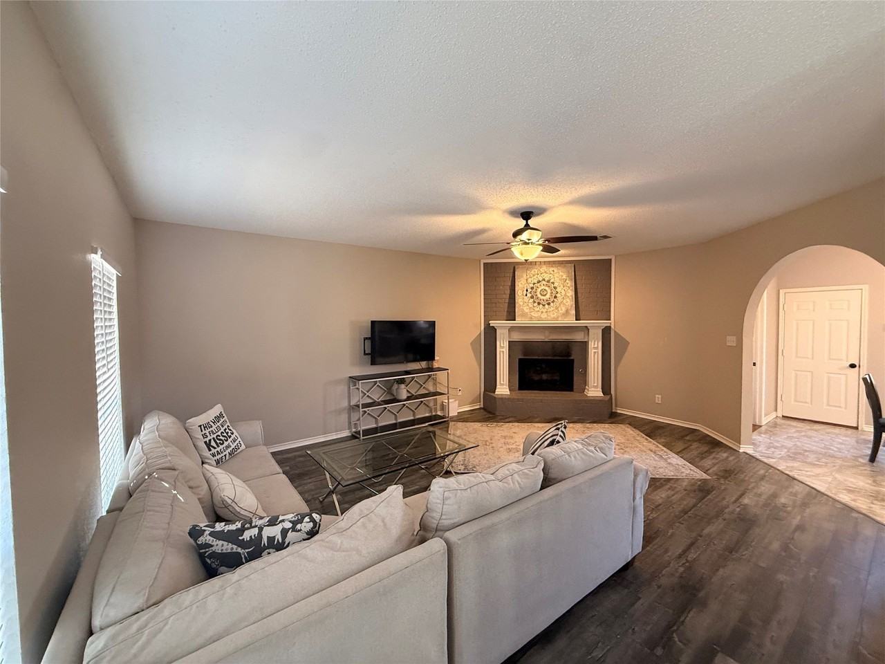 1421 Berkley Rd - Photo 5 of 20