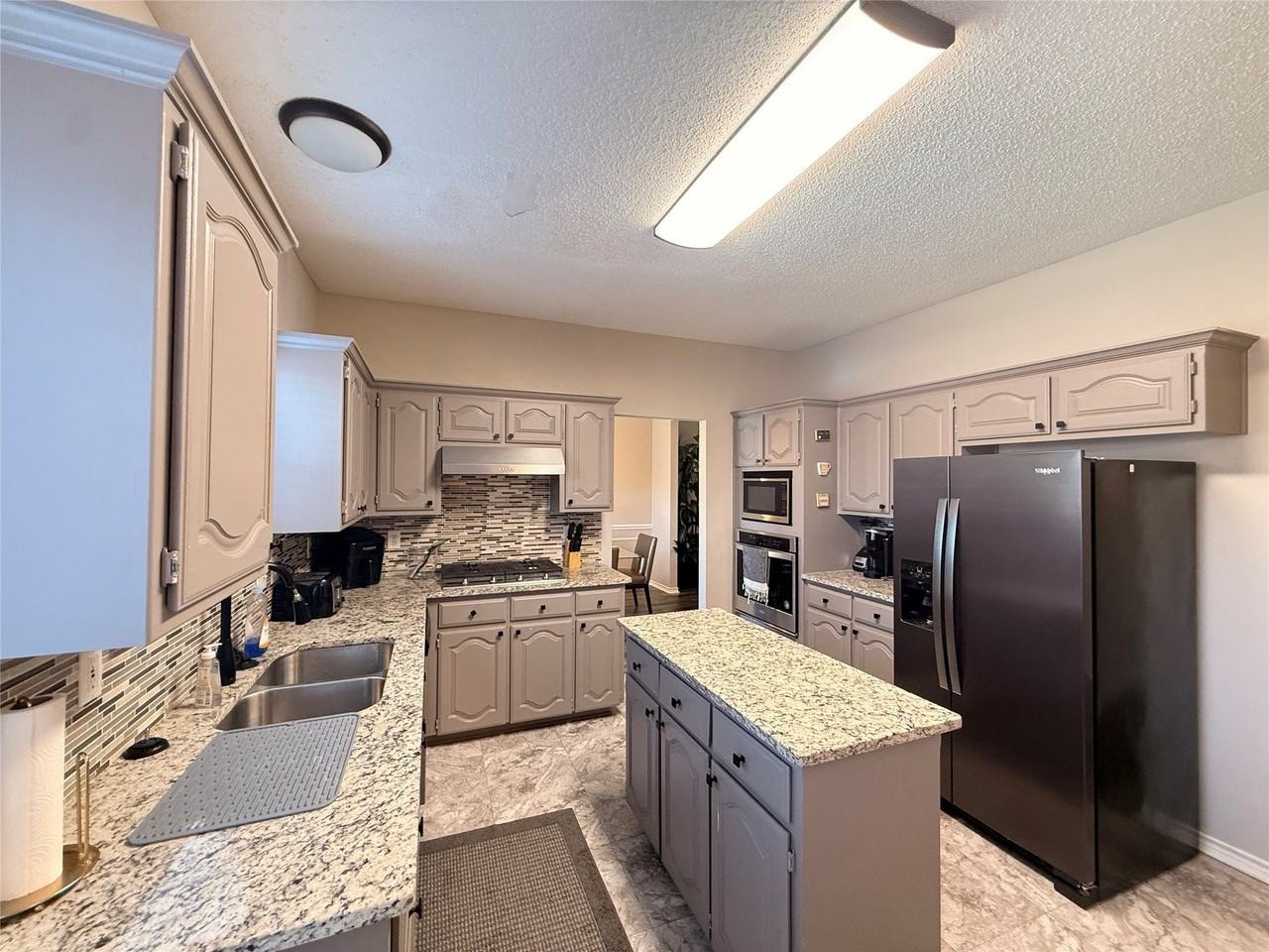 1421 Berkley Rd - Photo 6 of 20