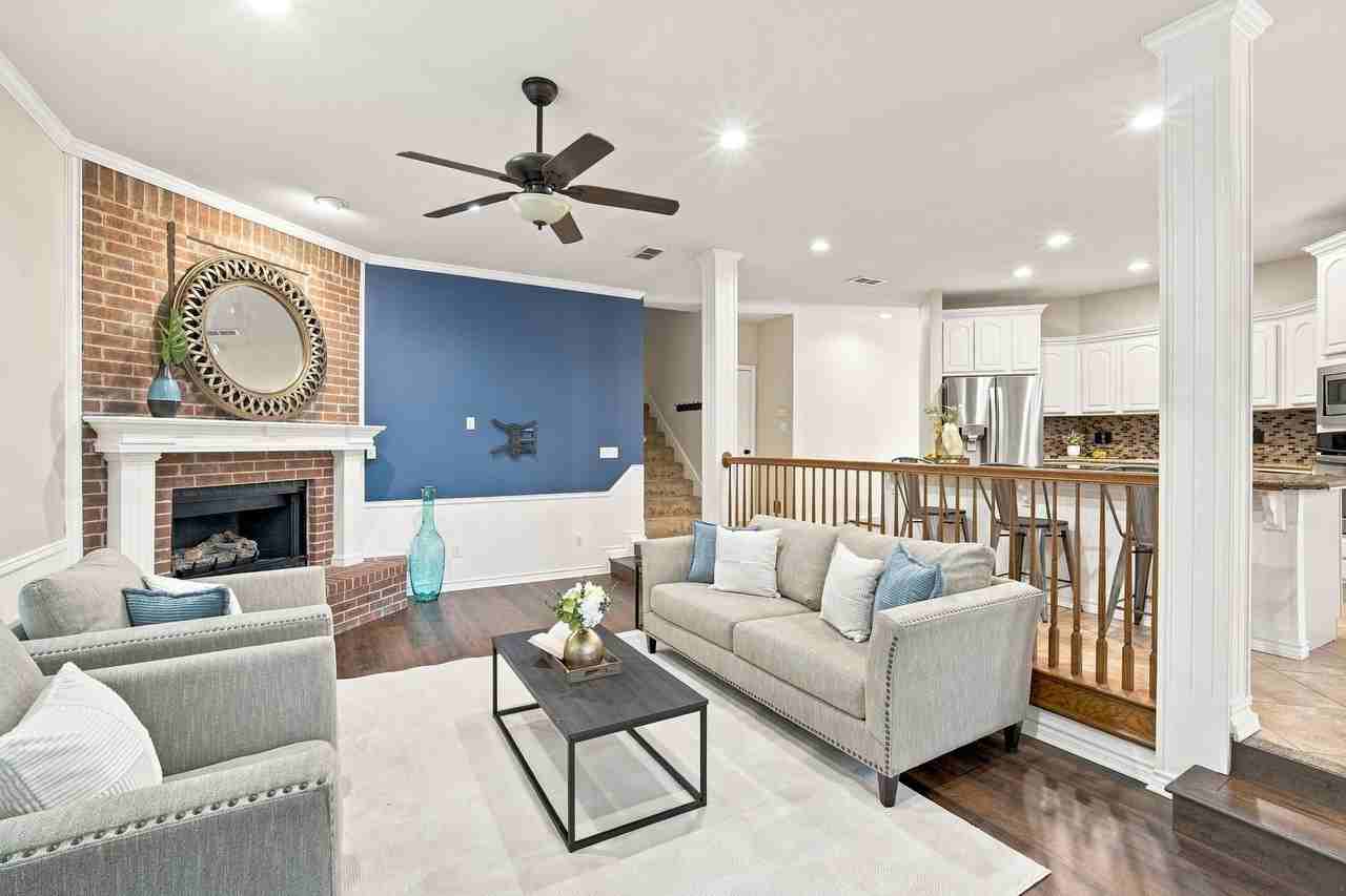 7030 Pecan Creek Cir - Photo 5 of 33