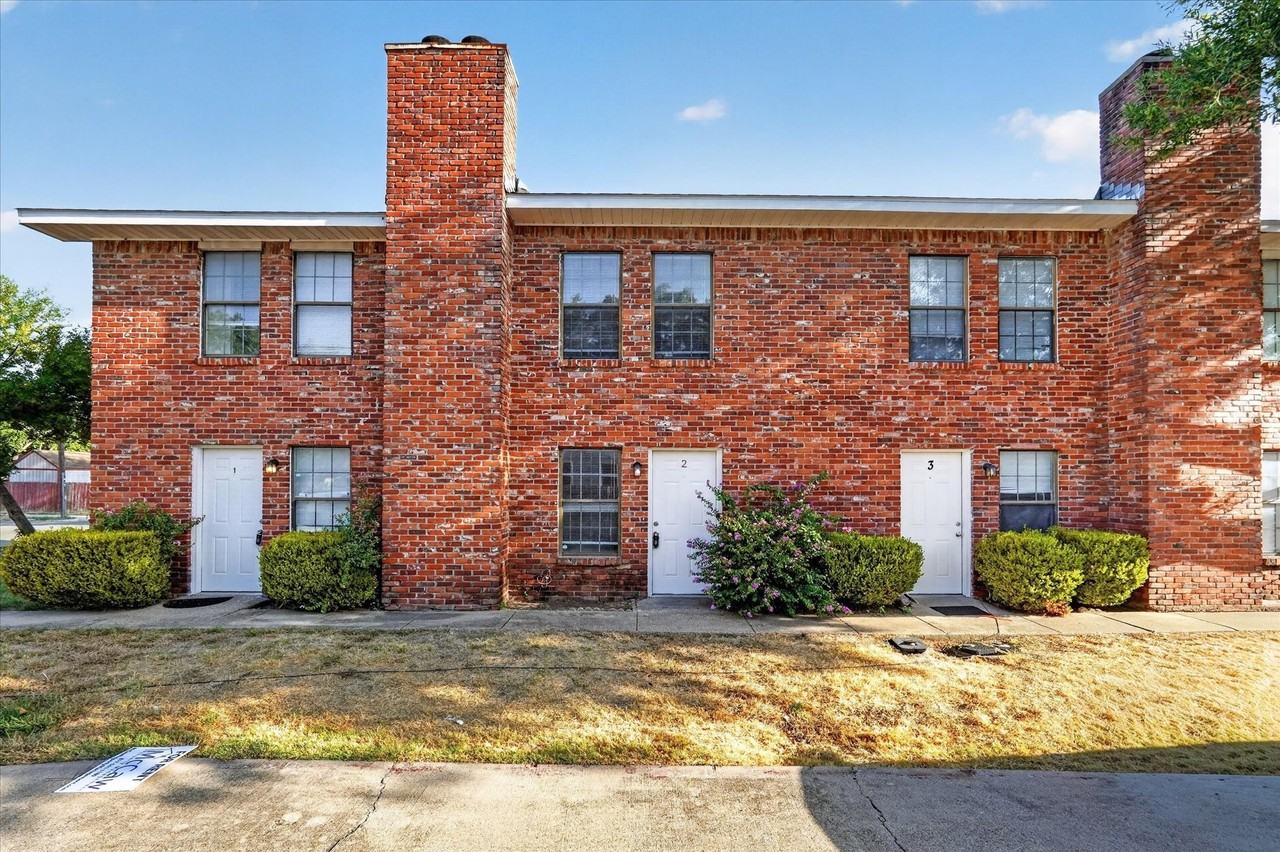 210 Rolston Rd #2