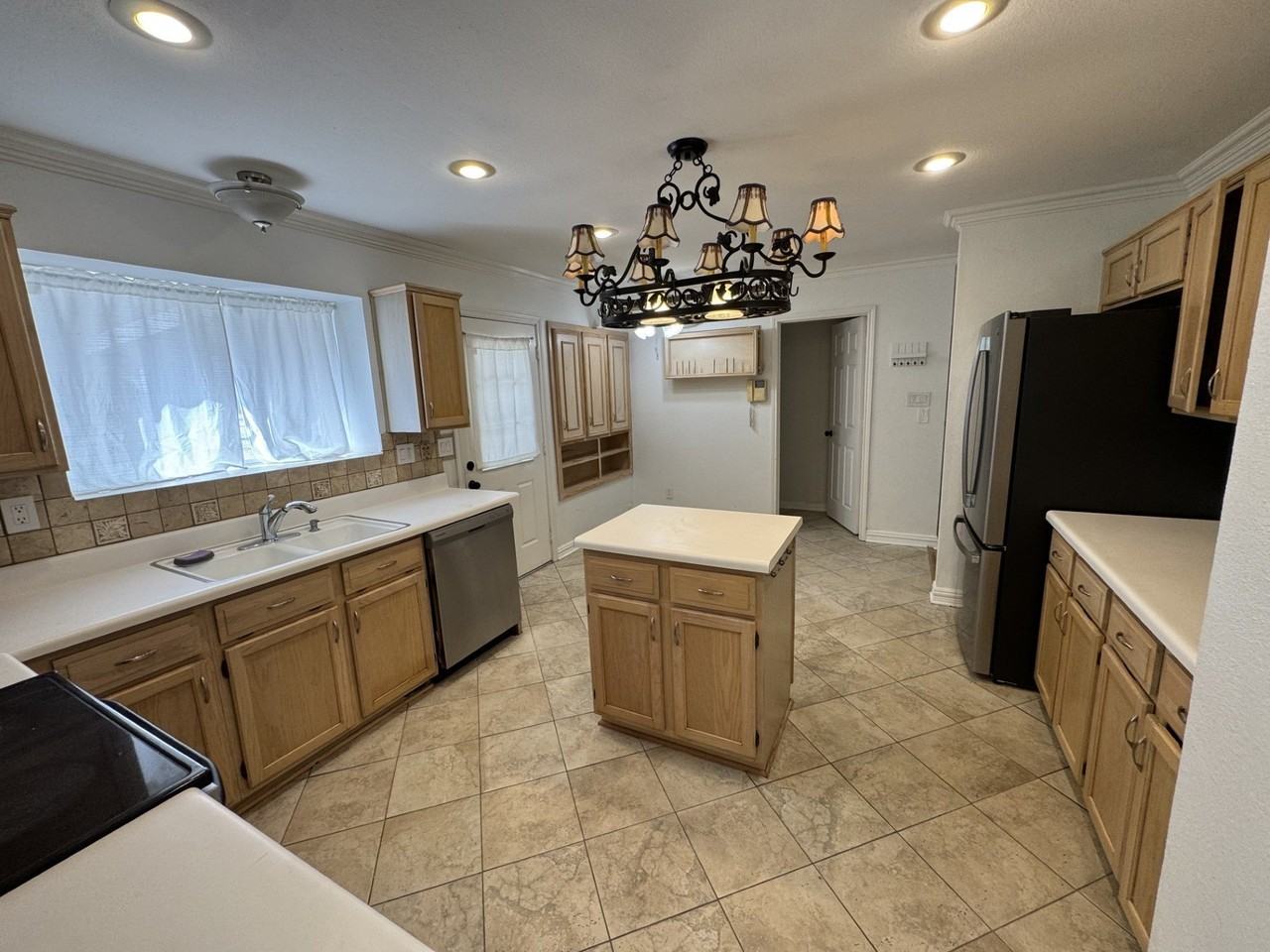5232 Goodman Dr - Photo 6 of 18