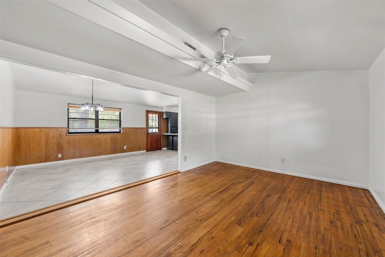 308 Catalina Dr - Photo 2 of 15