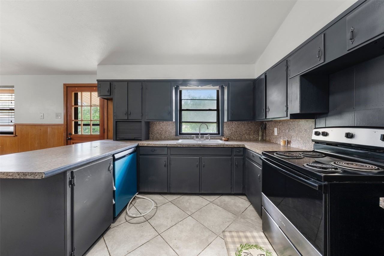 308 Catalina Dr - Photo 7 of 15