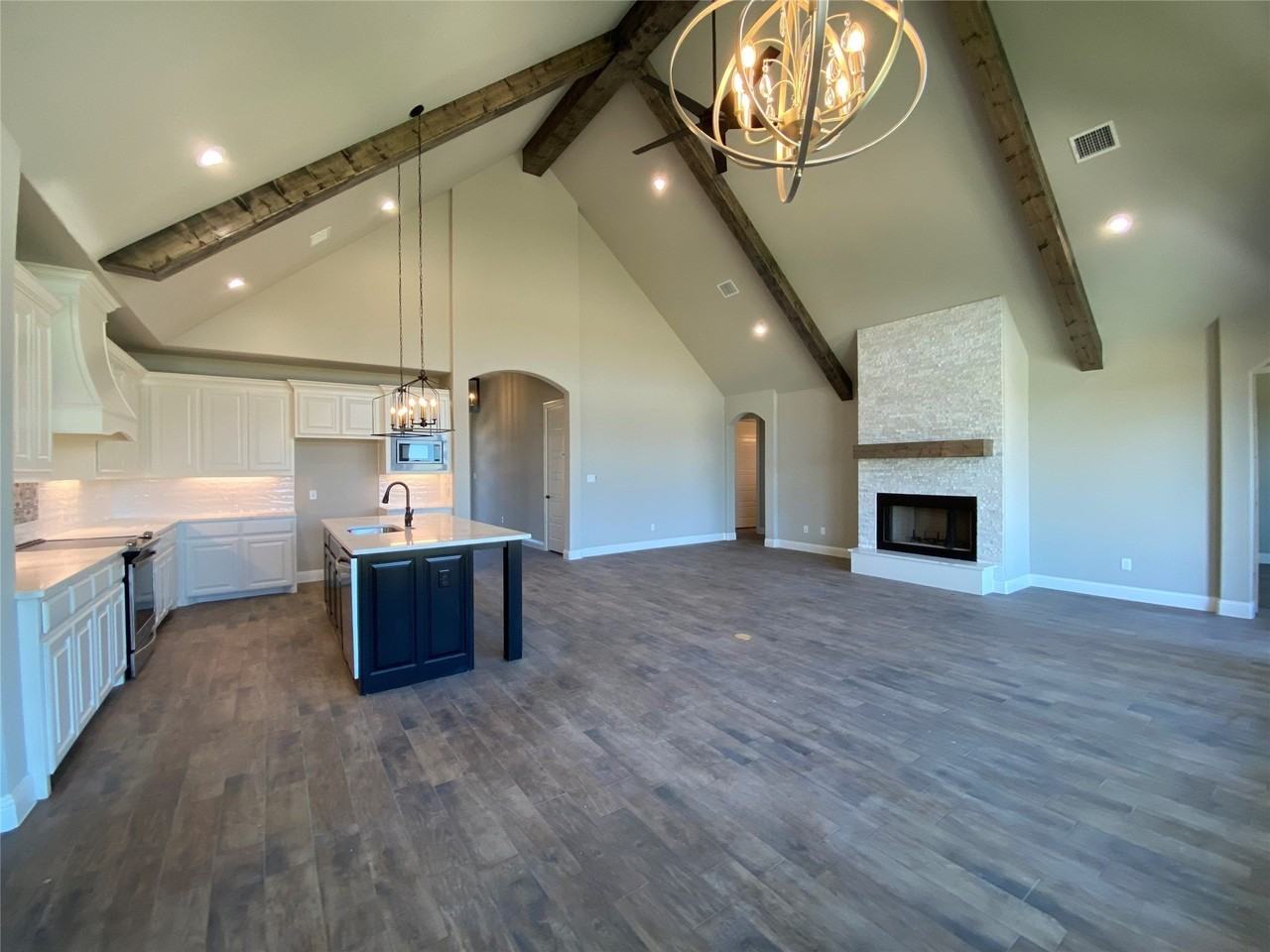 592 Lydia Ln - Photo 7 of 35