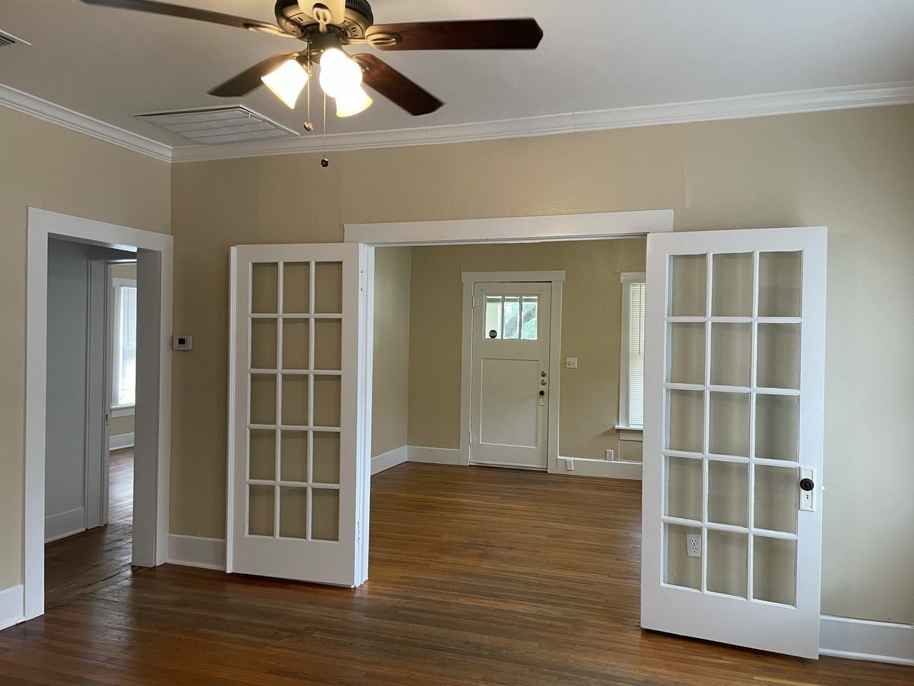 2257 College Ave - Photo 6 of 26