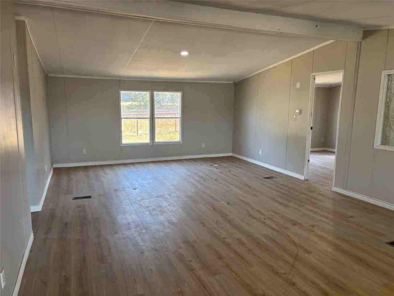7431 Grubbs Rd - Photo 5 of 17