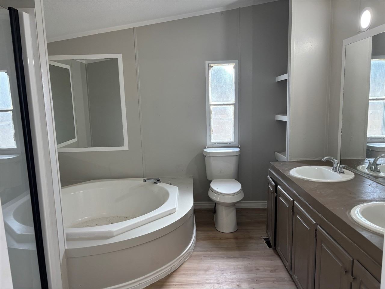 7431 Grubbs Rd - Photo 7 of 17