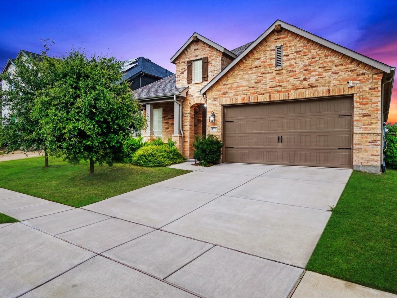 1535 Calcot Ln