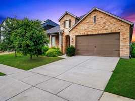 featured image of 1535 Calcot Ln
