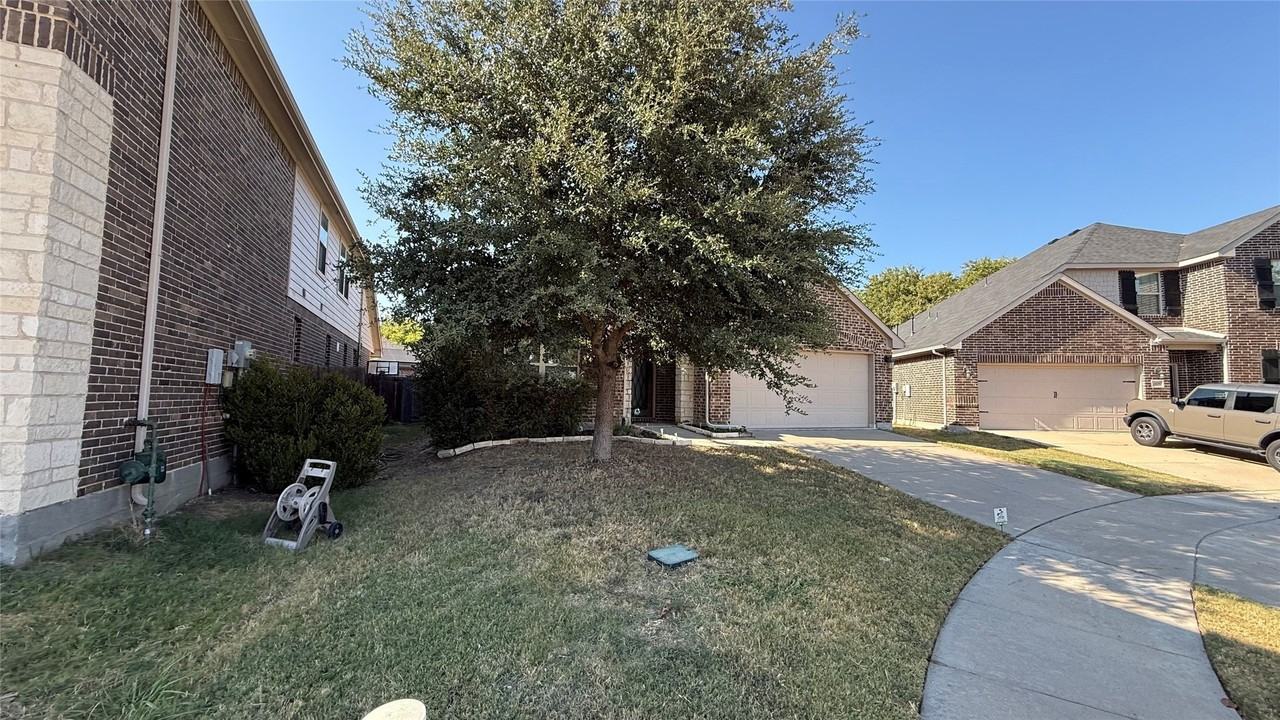 2805 Bird Creek Ct - Photo 3 of 27