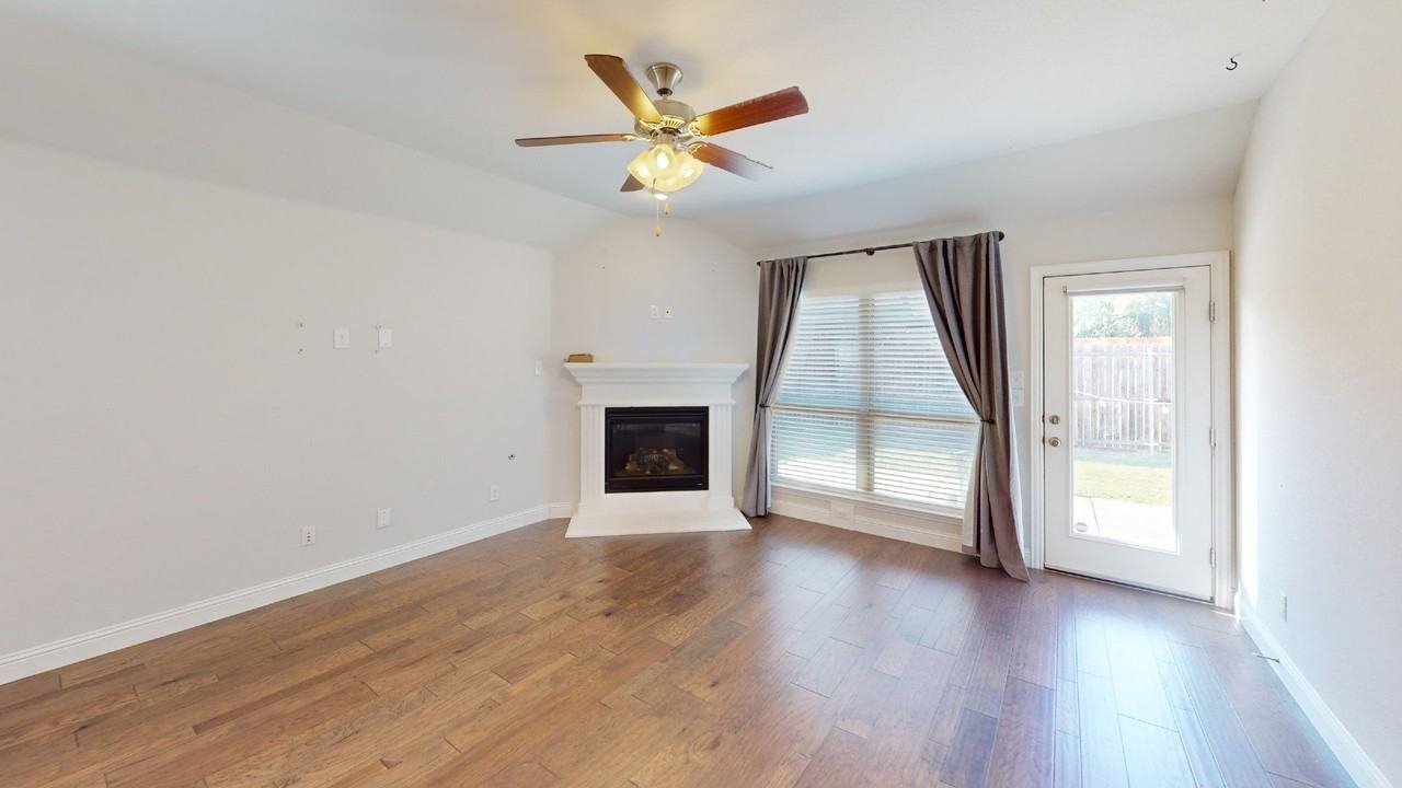 2805 Bird Creek Ct - Photo 4 of 27