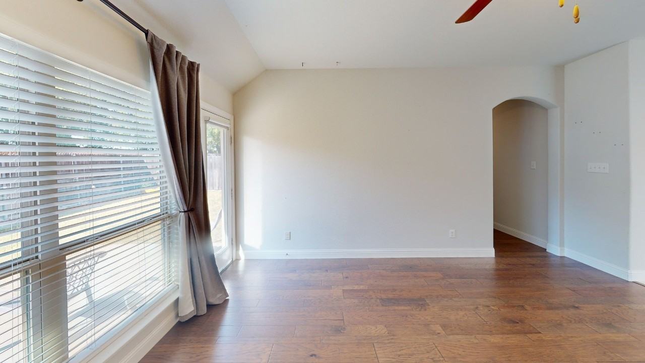 2805 Bird Creek Ct - Photo 5 of 27
