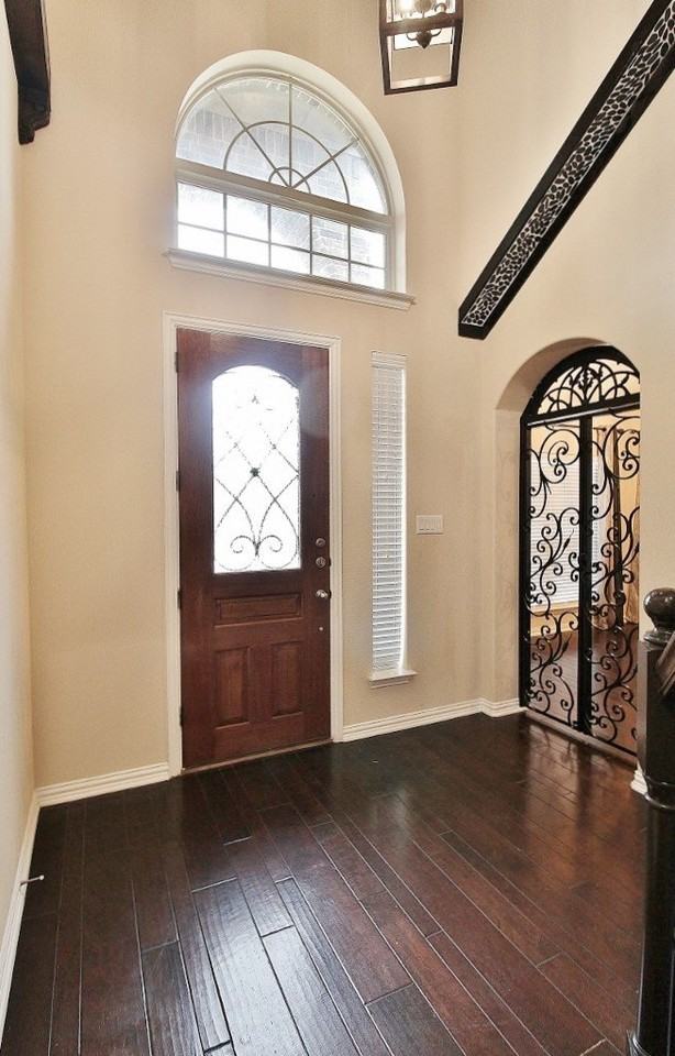 110 White Oak Ln - Photo 3 of 35