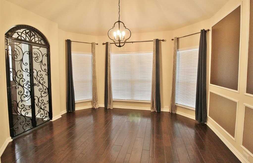 110 White Oak Ln - Photo 6 of 35