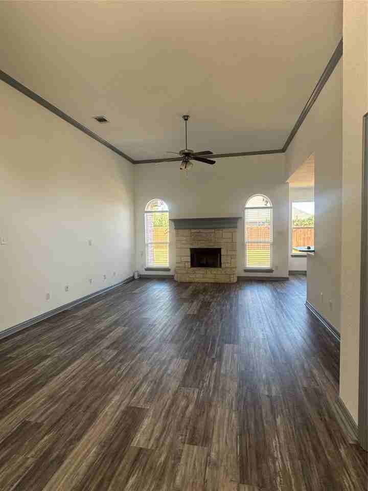 205 Wayne Dr - Photo 2 of 14