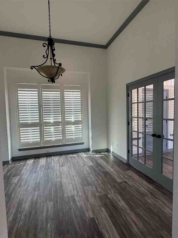 205 Wayne Dr - Photo 3 of 14