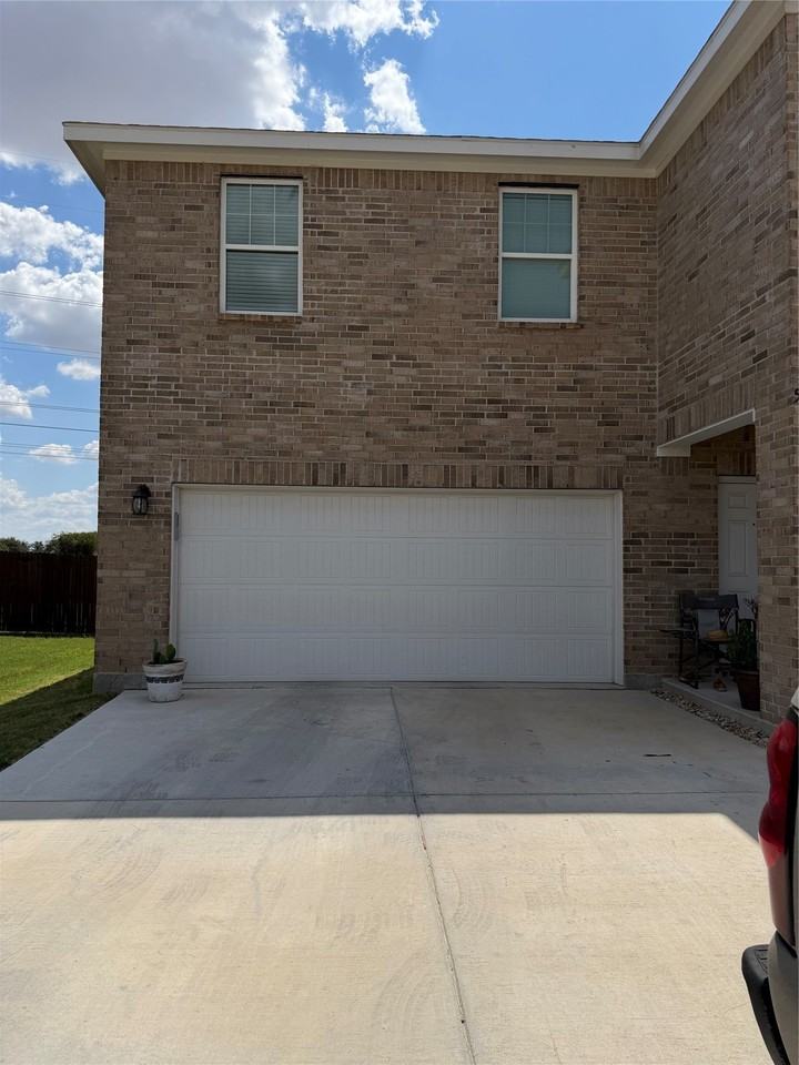 5677 Ladytown Ln - Photo 4 of 39