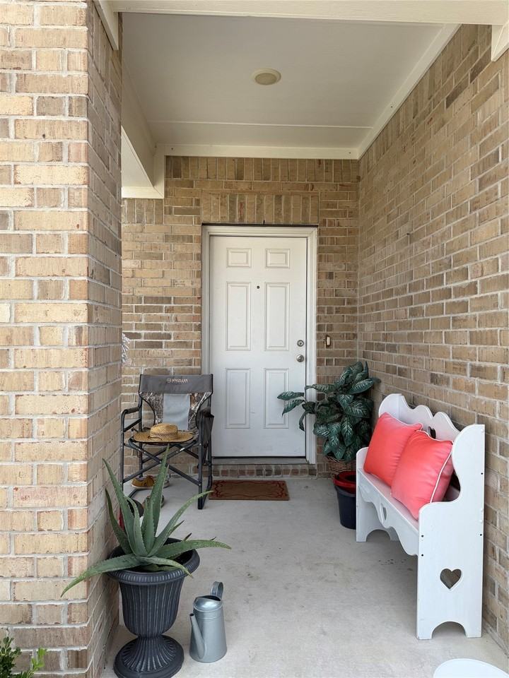 5677 Ladytown Ln - Photo 5 of 39