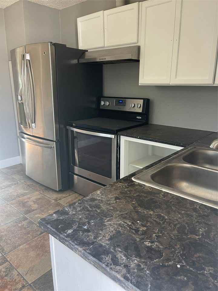 935 Powell Rd - Photo 6 of 16