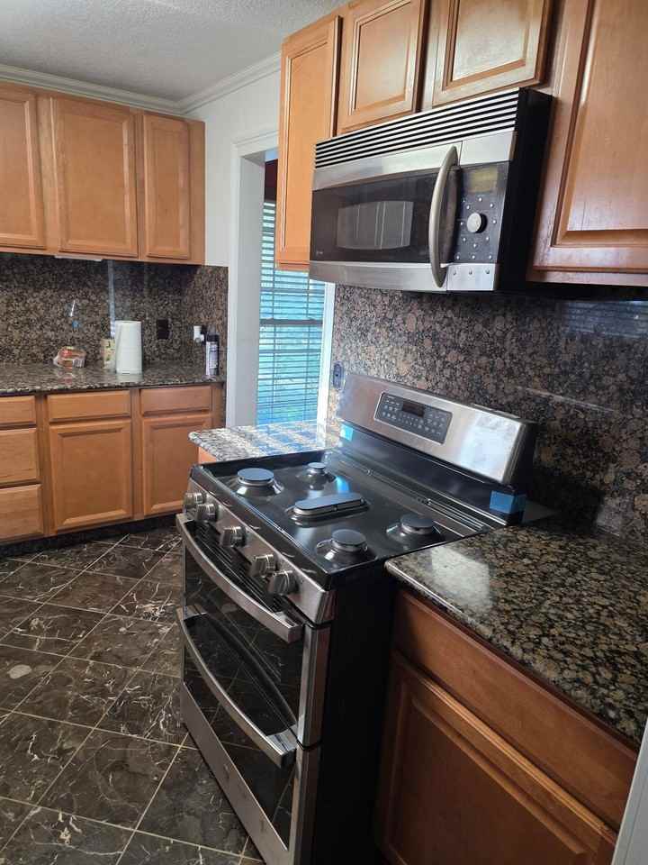 1608 University Dr - Photo 7 of 30
