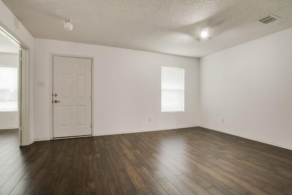 2800 Bissell Way - Photo 4 of 25