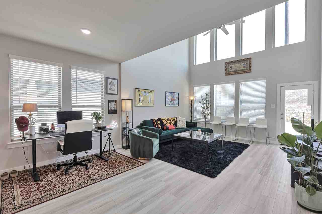 4703 Whitehill Trl - Photo 7 of 25