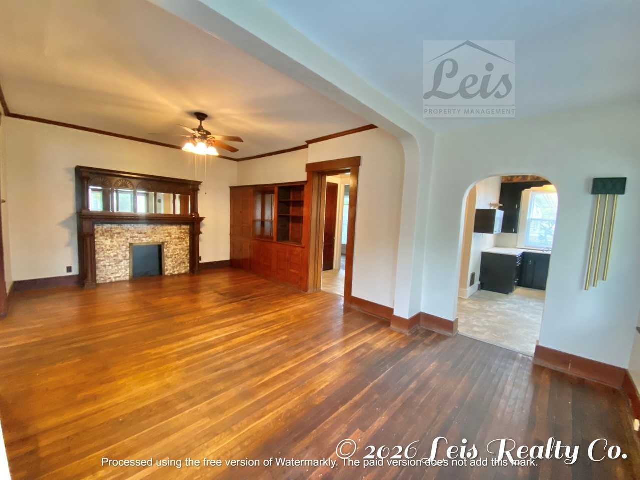 324 W 4th St #1 - Photo 5 of 20