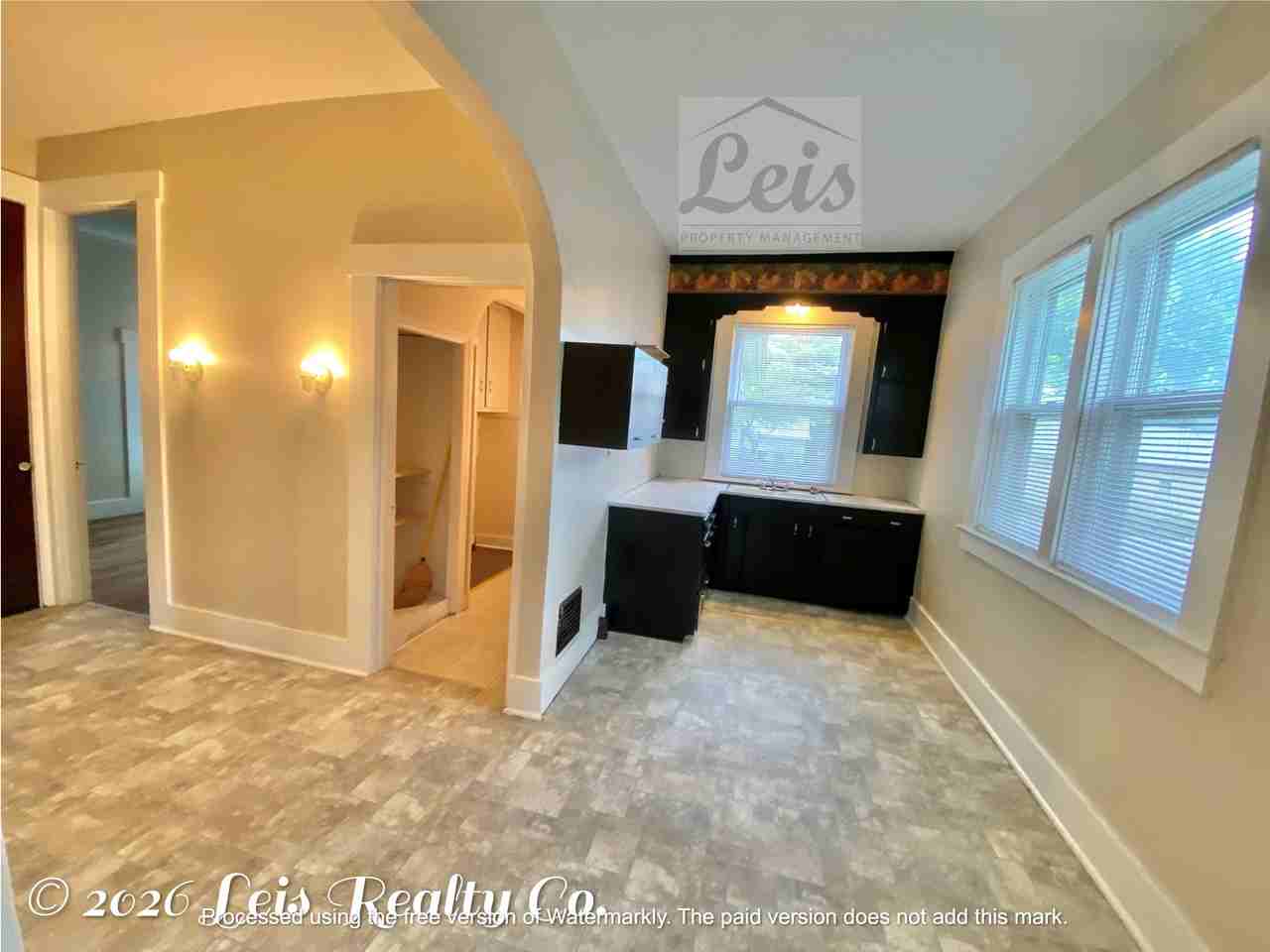 324 W 4th St #1 - Photo 6 of 20