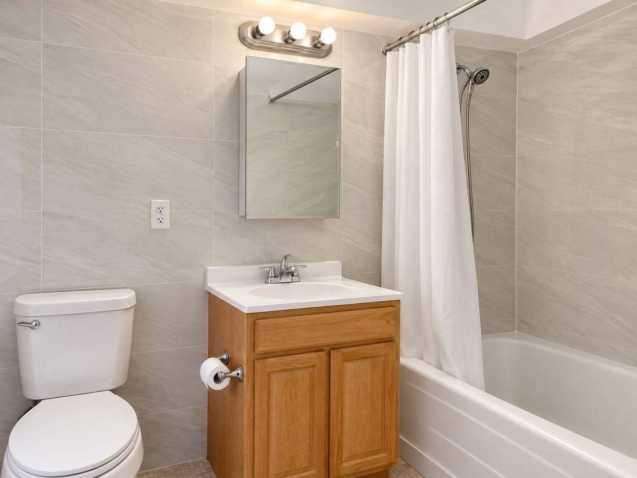 13710 Franklin Ave #102 - Photo 6 of 6