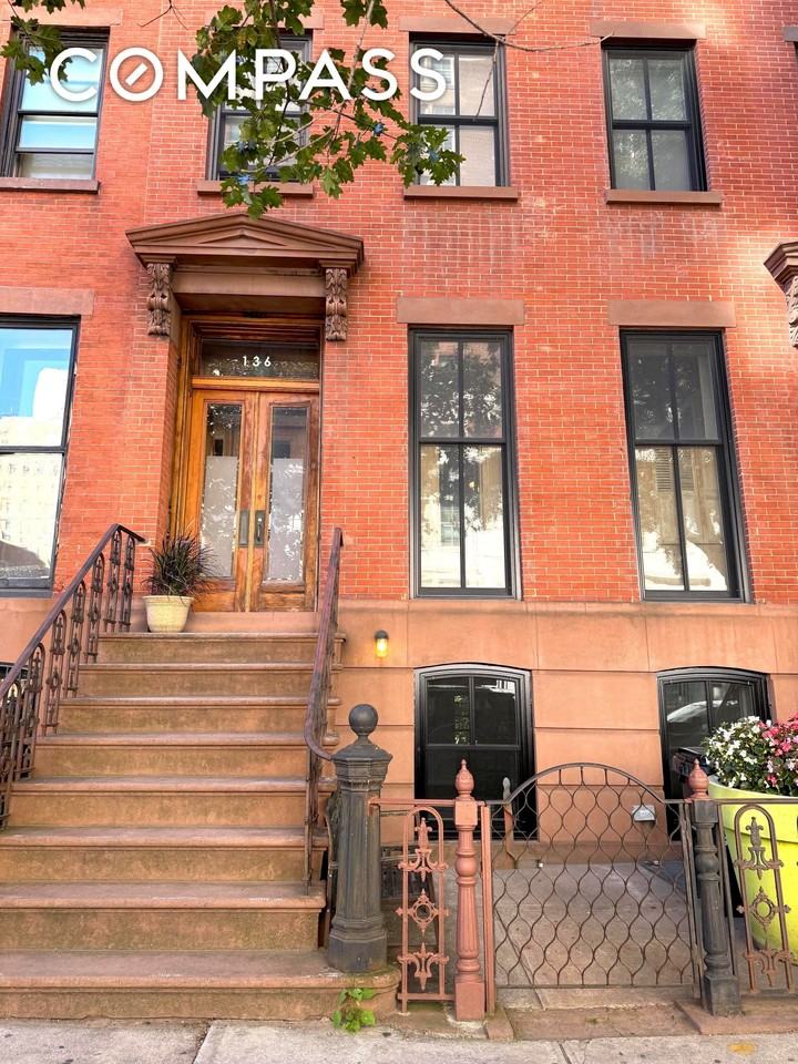 136 Fort Greene Pl - Photo 7 of 8