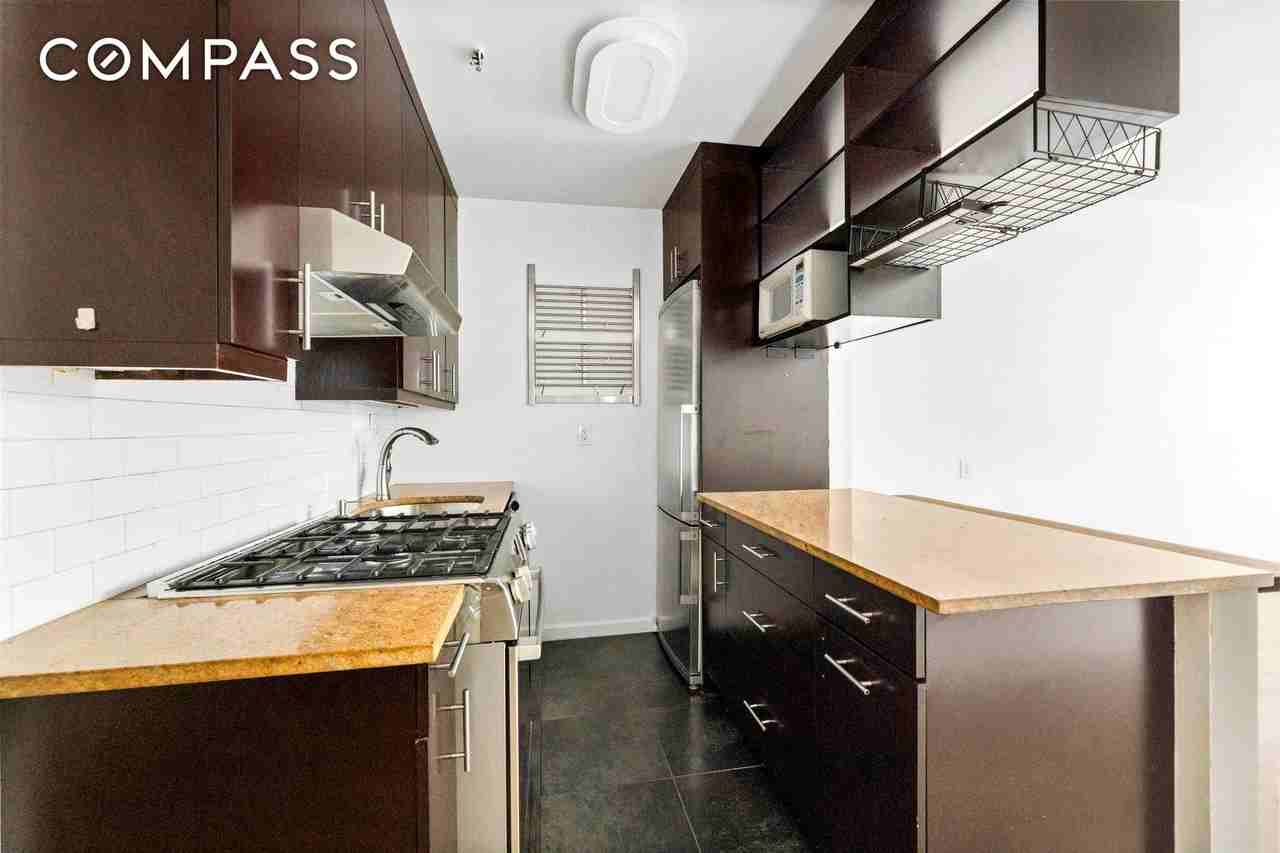 235 W 70th St #E - Photo 2 of 6