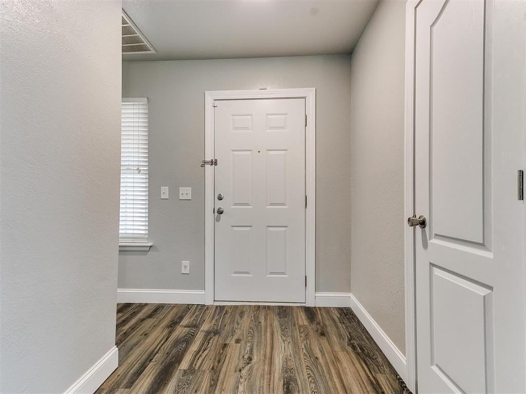 713 Night Hawk Dr - Photo 2 of 23
